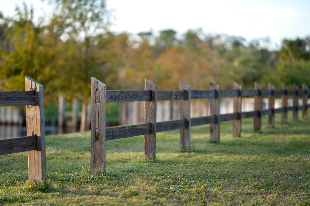 Durable Welded Fences and Hinge-Joint Knots Durable Welded Fences and Hinge-Joint Knots